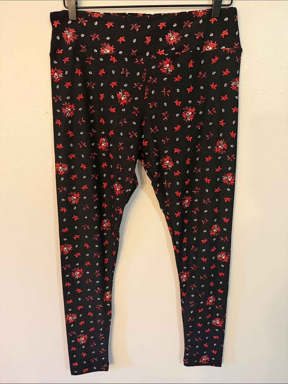 NWOT Disney Villain Ursula LuLaRoe Black Leggings